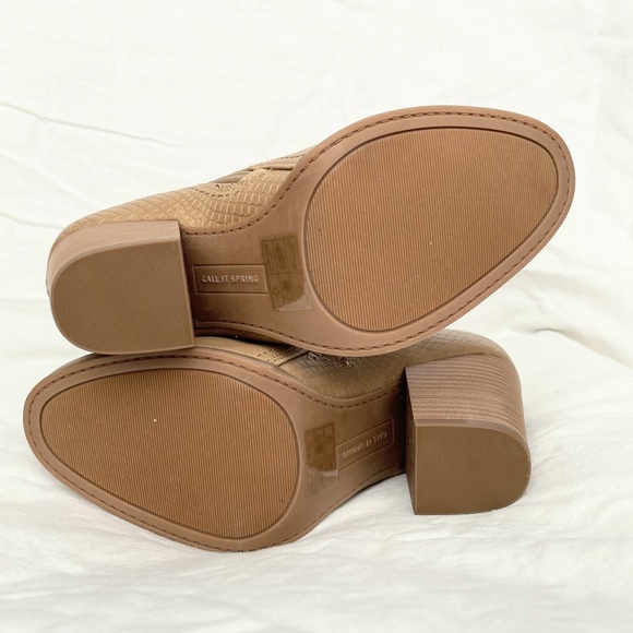 Cream/Tan Vegan Leather Ankle Booties Call It Spring - Picture 6 of 6